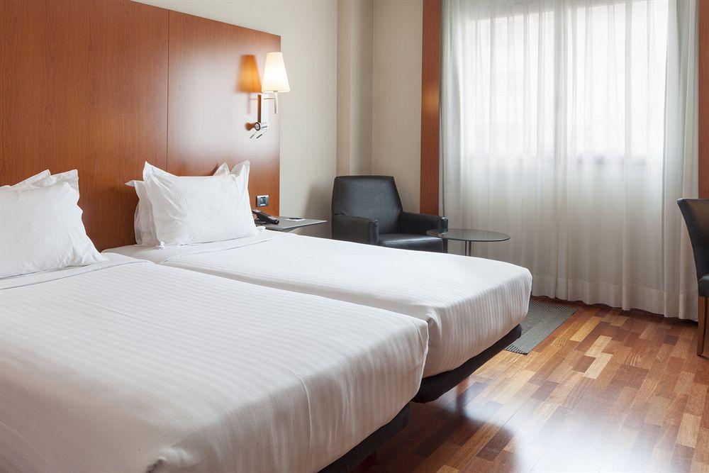Ac Hotel Badajoz By Marriott Экстерьер фото