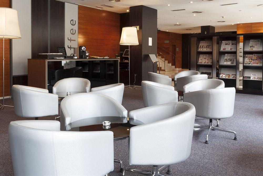 Ac Hotel Badajoz By Marriott Экстерьер фото