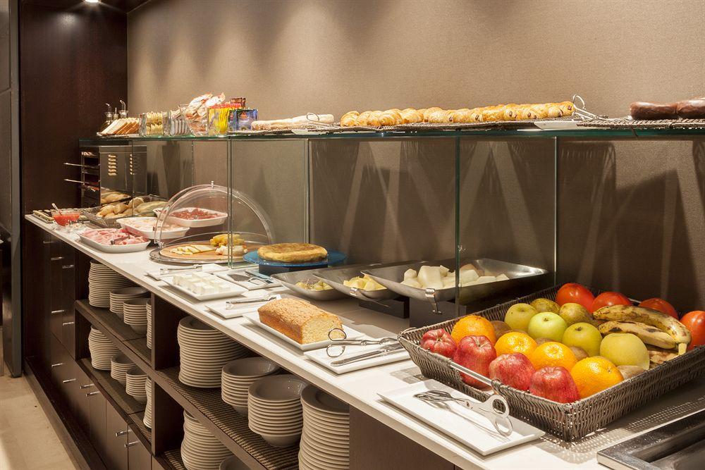 Ac Hotel Badajoz By Marriott Экстерьер фото
