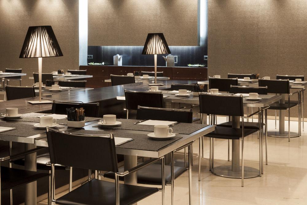 Ac Hotel Badajoz By Marriott Экстерьер фото