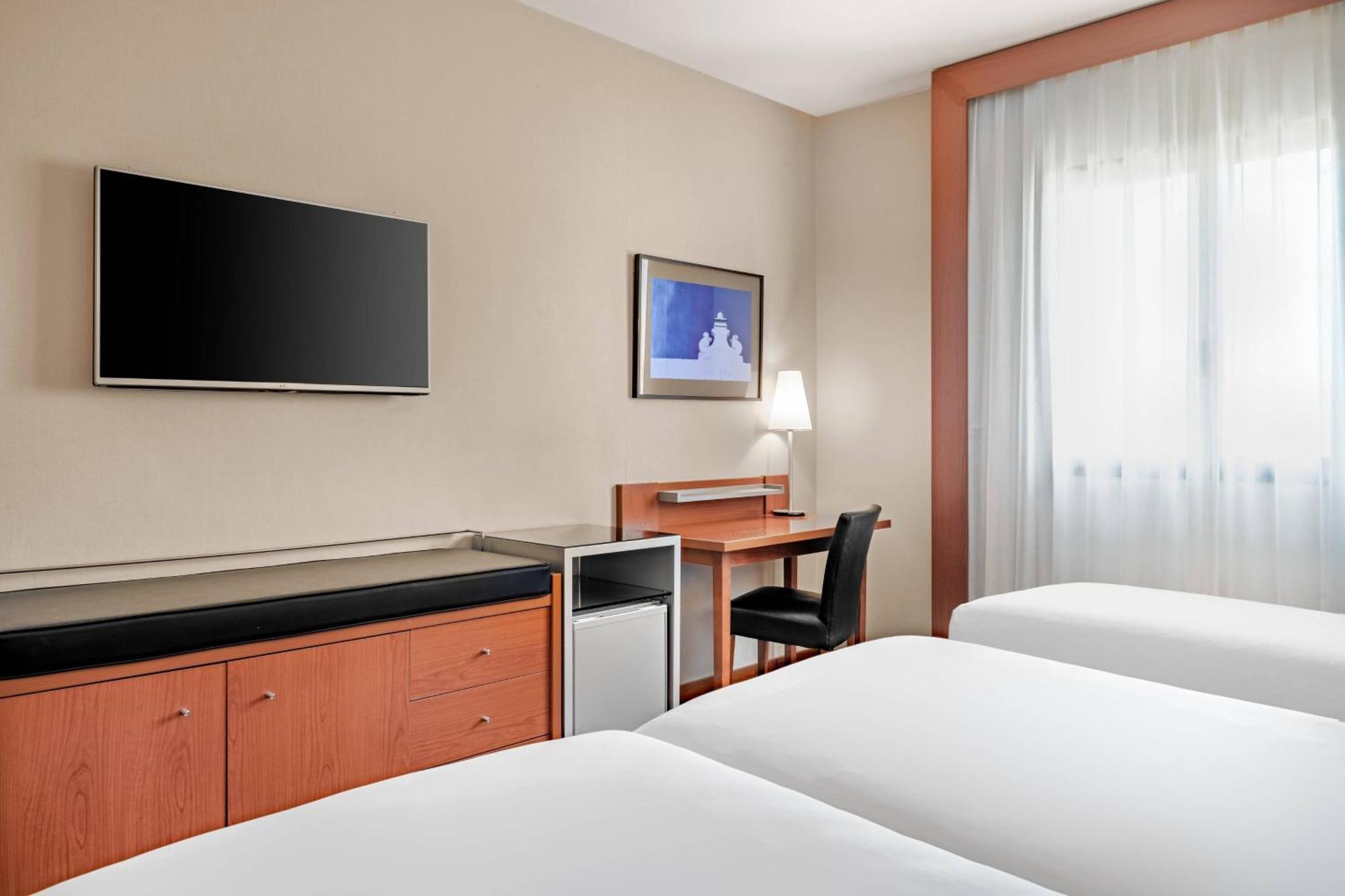 Ac Hotel Badajoz By Marriott Экстерьер фото