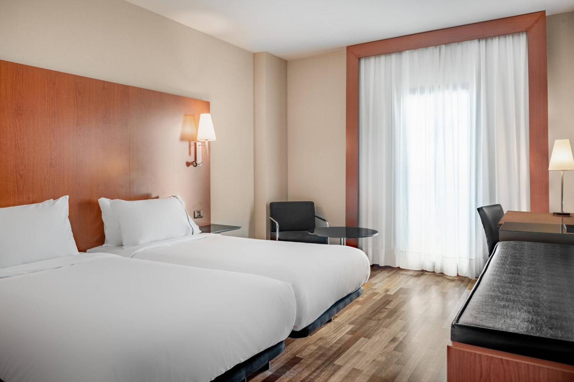 Ac Hotel Badajoz By Marriott Экстерьер фото