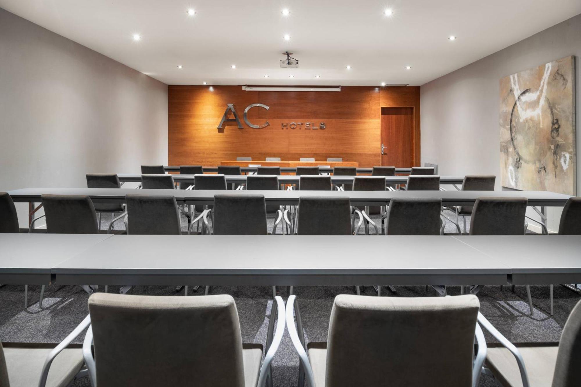 Ac Hotel Badajoz By Marriott Экстерьер фото