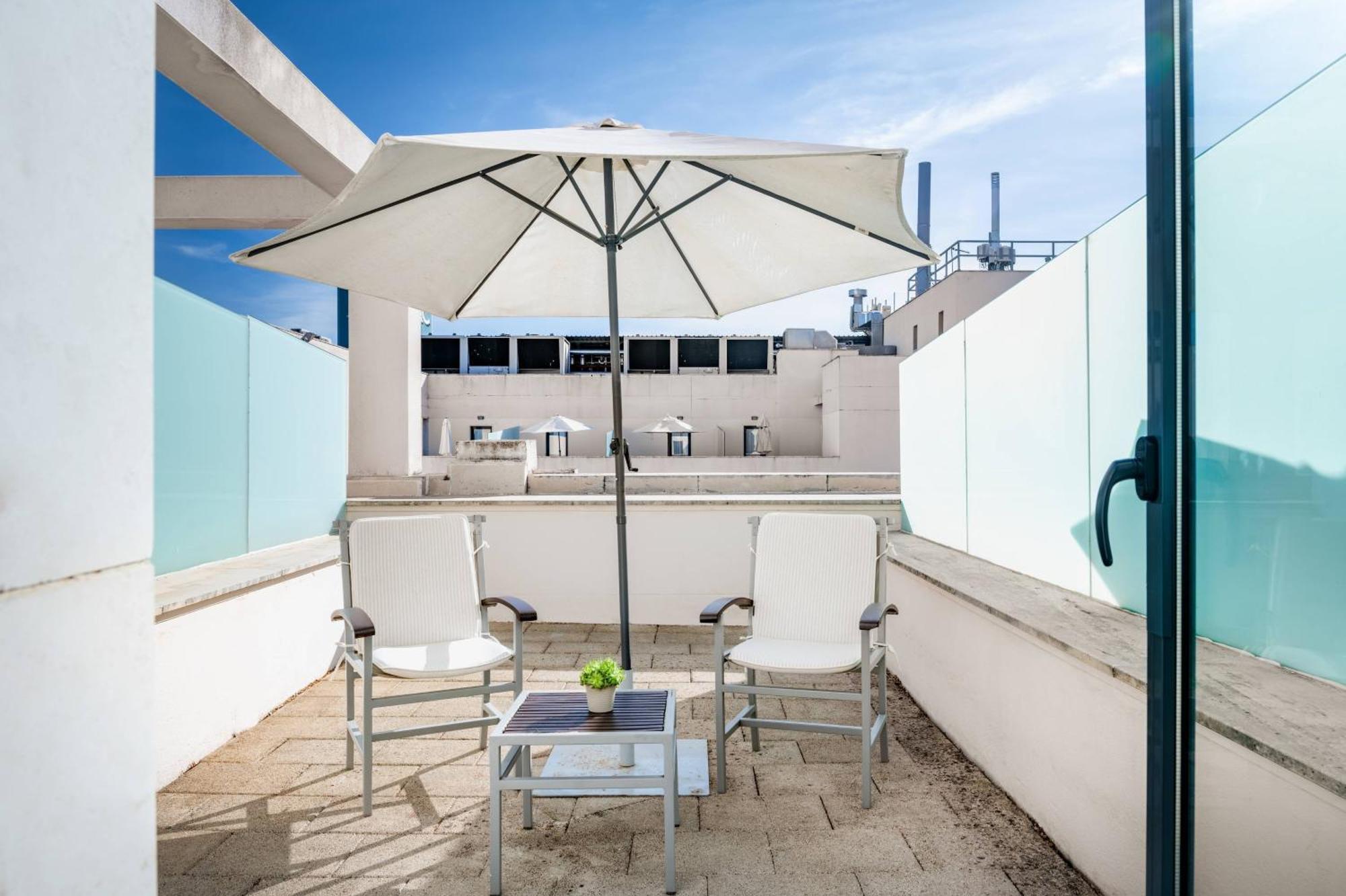 Ac Hotel Badajoz By Marriott Экстерьер фото