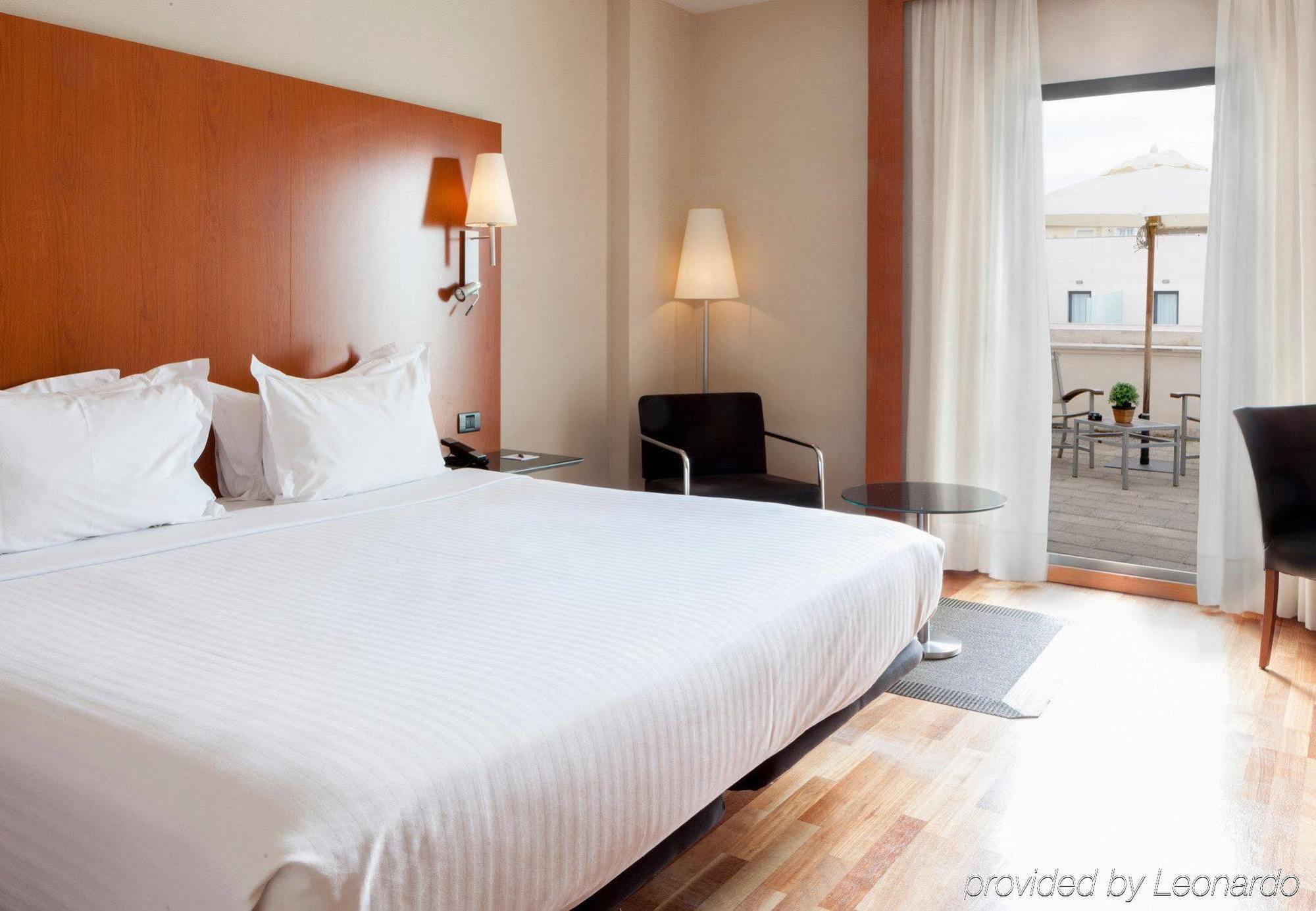 Ac Hotel Badajoz By Marriott Экстерьер фото