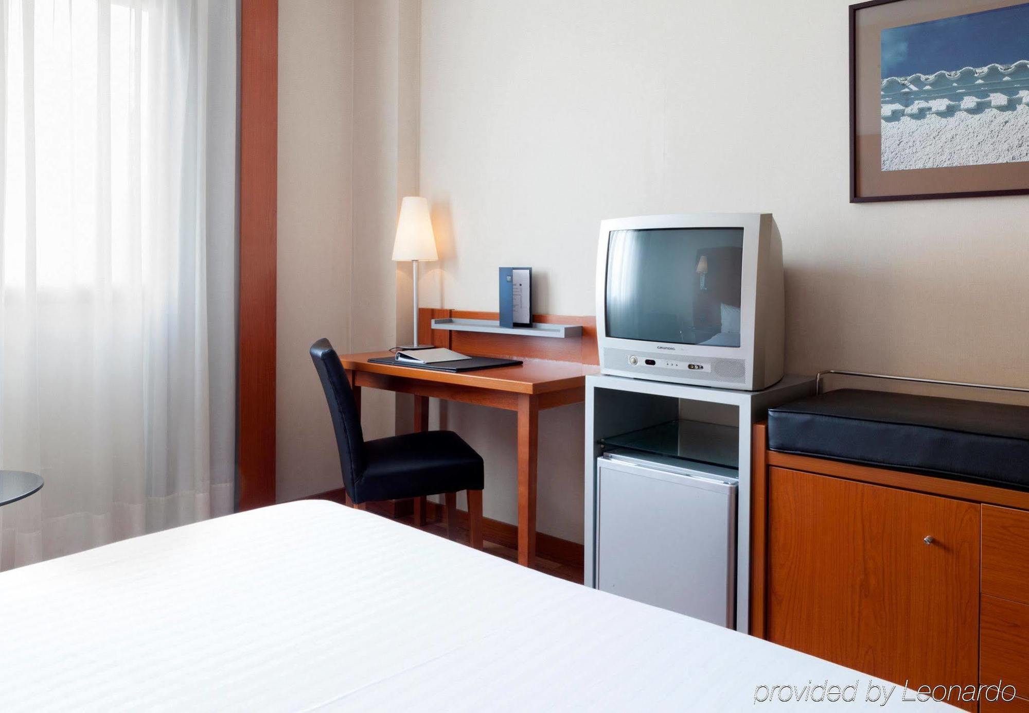 Ac Hotel Badajoz By Marriott Экстерьер фото