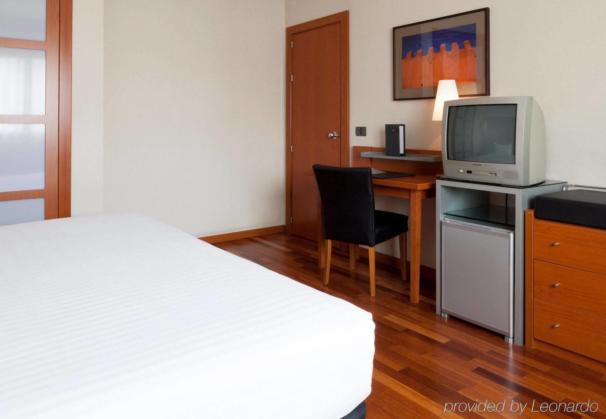 Ac Hotel Badajoz By Marriott Экстерьер фото