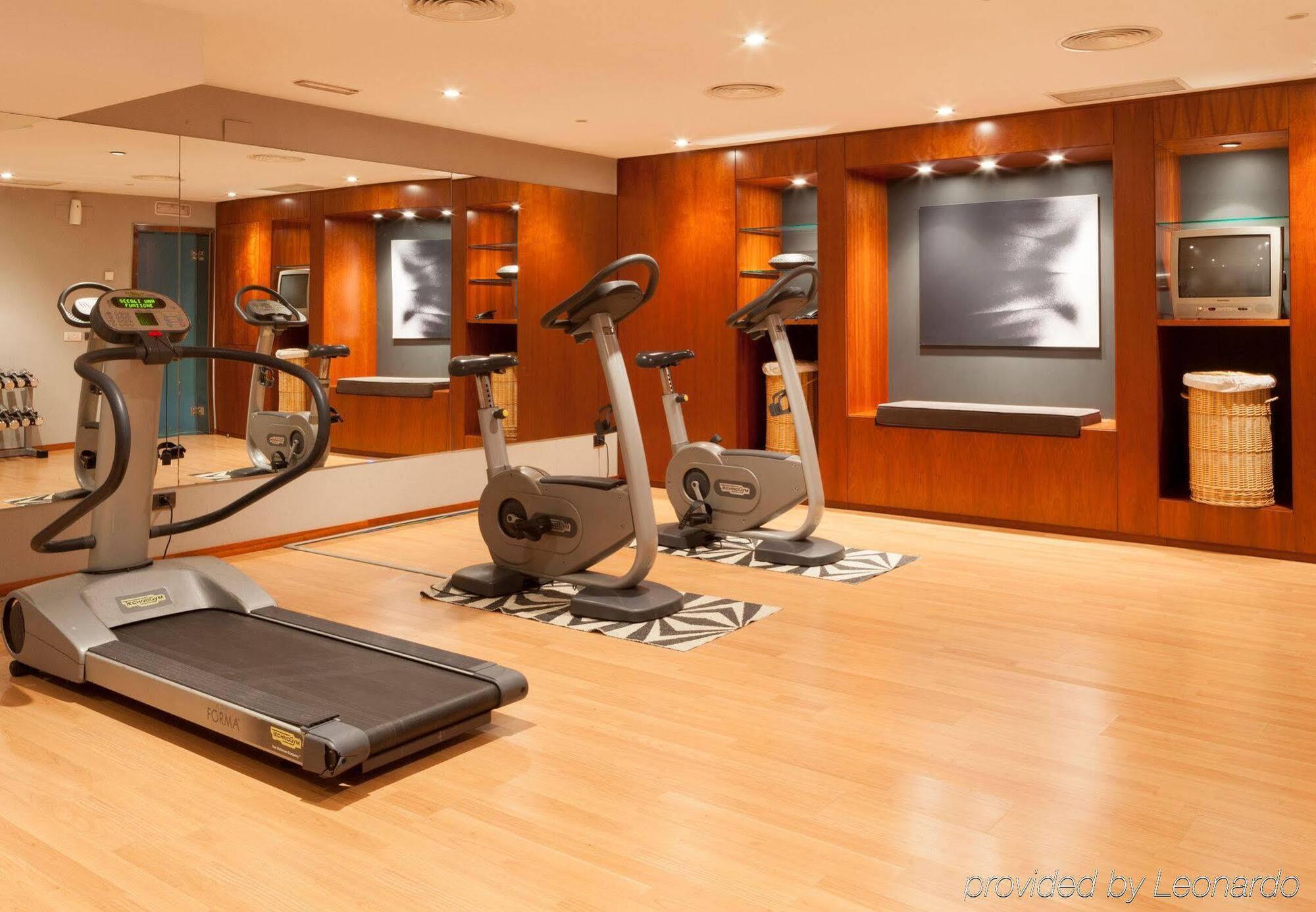 Ac Hotel Badajoz By Marriott Экстерьер фото